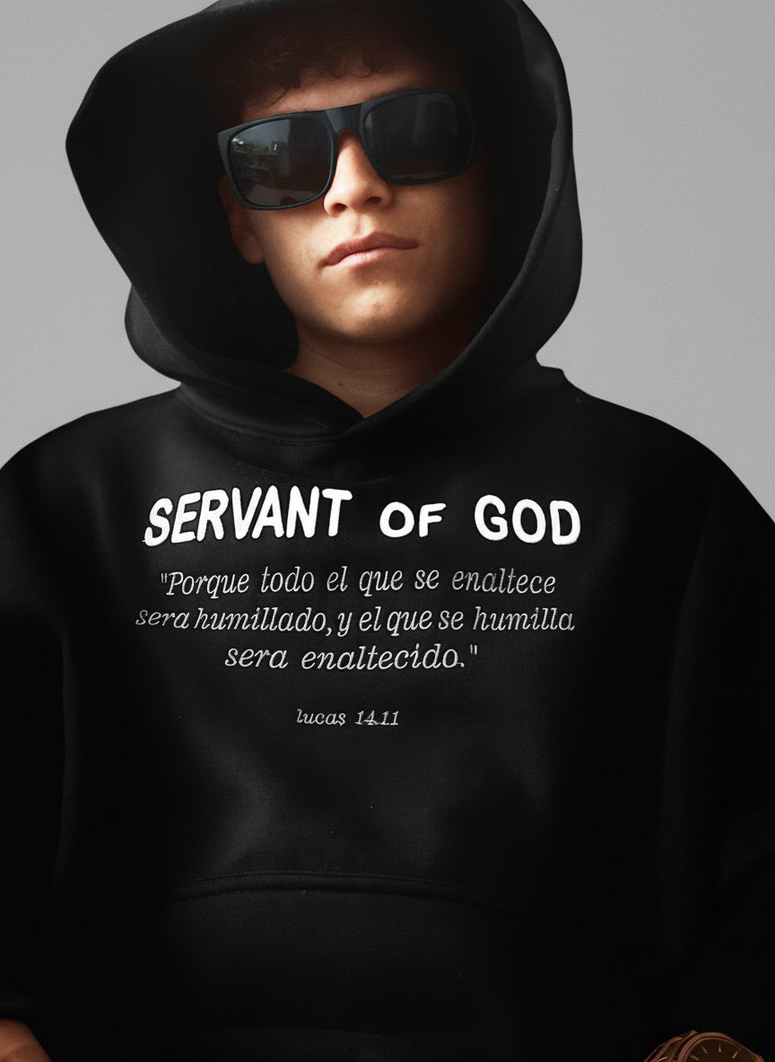 Detalle bordado SERVANT OF GOD - Calidad premium streetwear cristiano